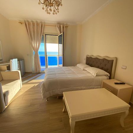 Hotel 3 Vellezerit Dıraç Dış mekan fotoğraf