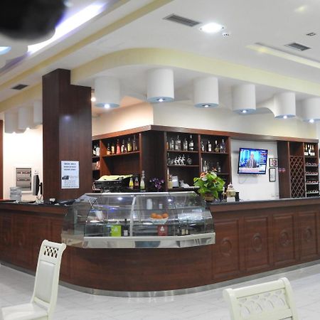 Hotel 3 Vellezerit Dıraç Dış mekan fotoğraf