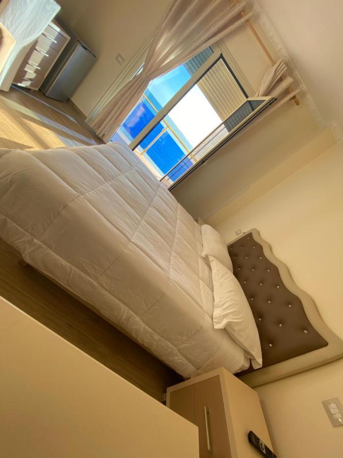 Hotel 3 Vellezerit Dıraç Dış mekan fotoğraf