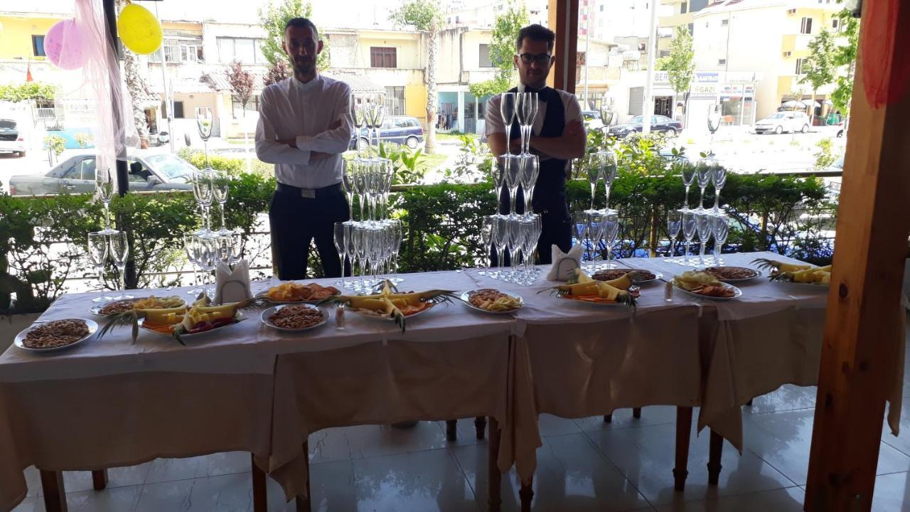Hotel 3 Vellezerit Dıraç Dış mekan fotoğraf