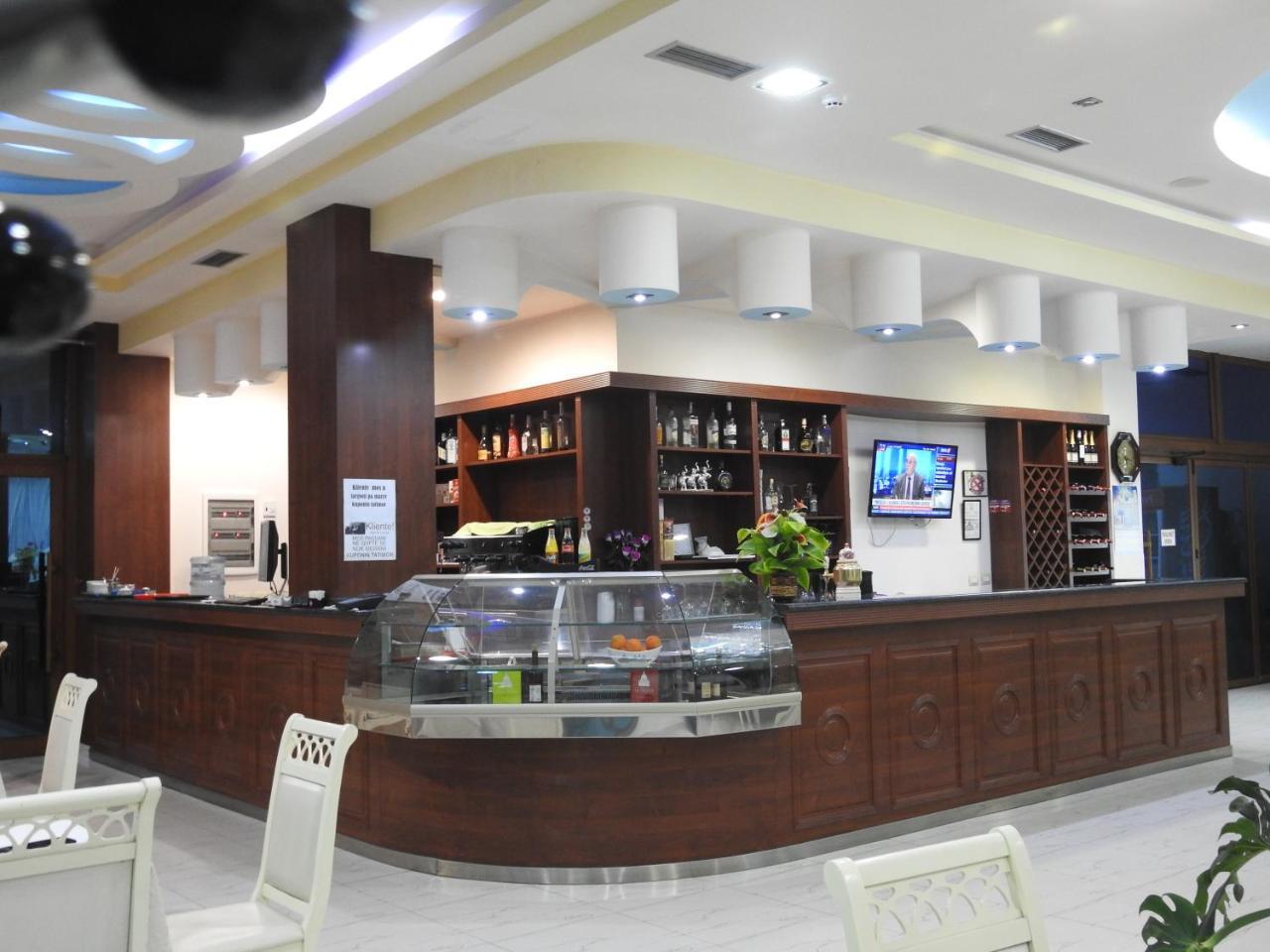 Hotel 3 Vellezerit Dıraç Dış mekan fotoğraf