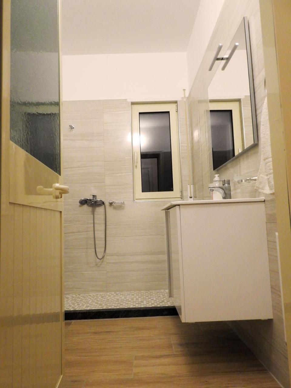 Hotel 3 Vellezerit Dıraç Dış mekan fotoğraf