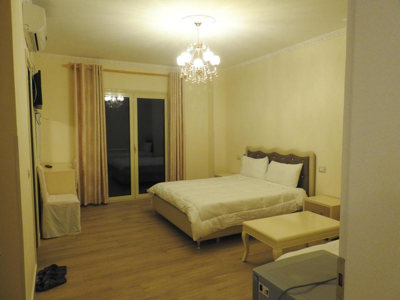 Hotel 3 Vellezerit Dıraç Dış mekan fotoğraf