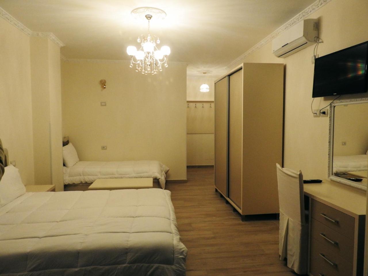 Hotel 3 Vellezerit Dıraç Dış mekan fotoğraf