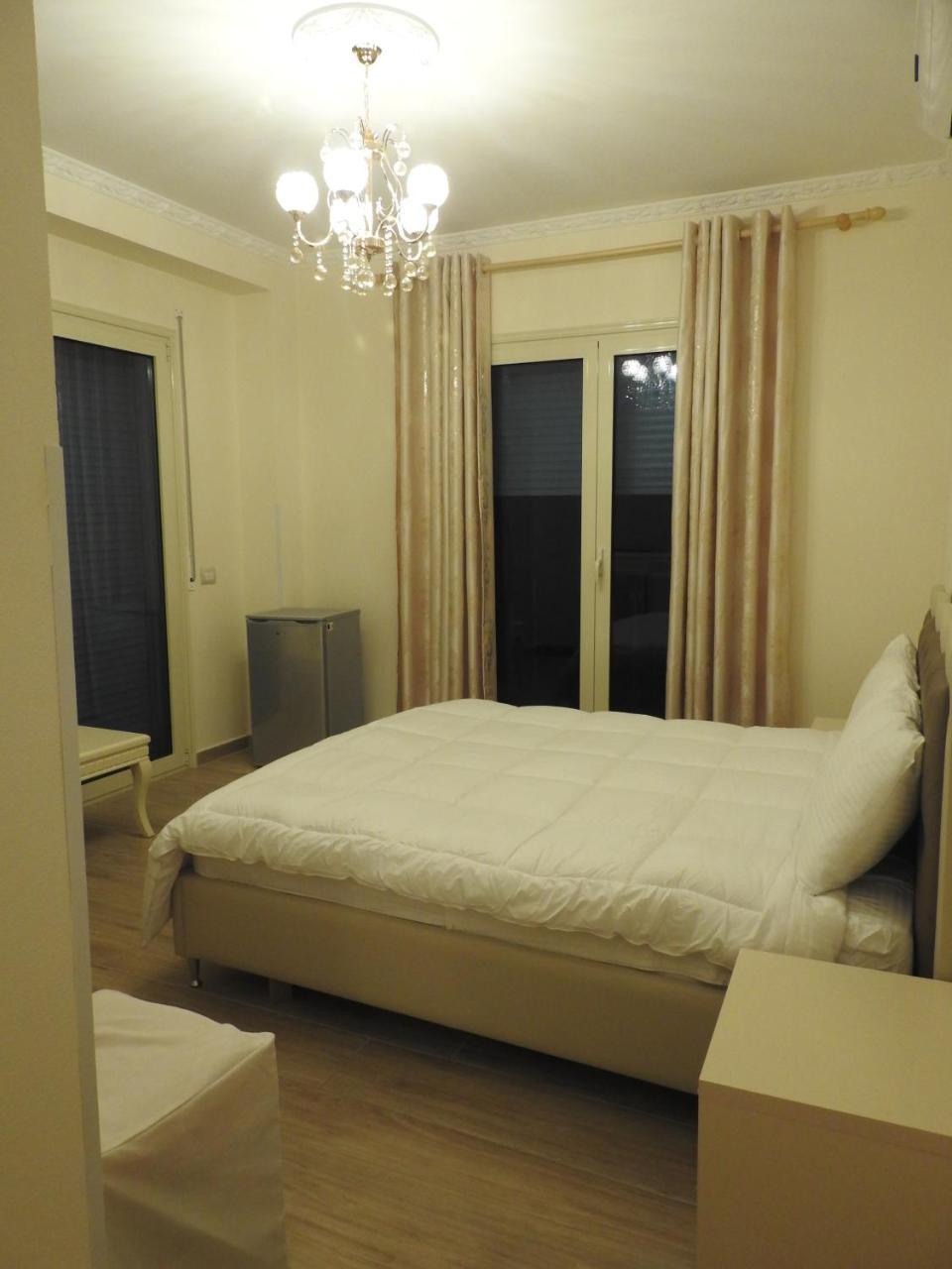 Hotel 3 Vellezerit Dıraç Dış mekan fotoğraf