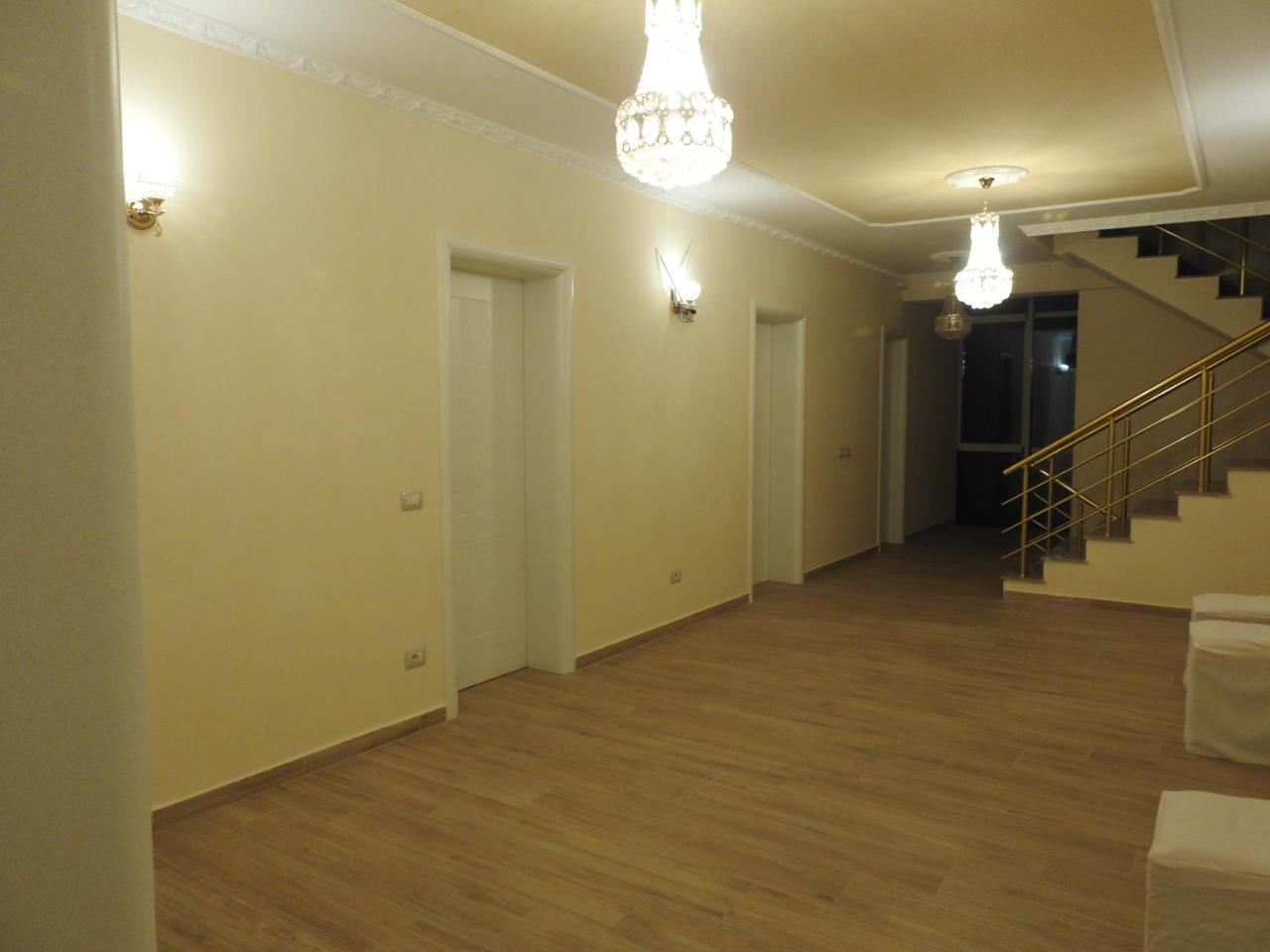 Hotel 3 Vellezerit Dıraç Dış mekan fotoğraf