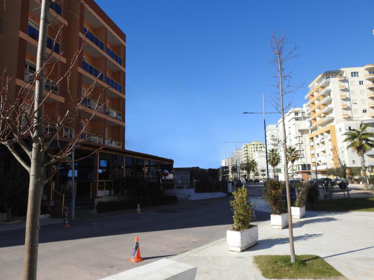 Hotel 3 Vellezerit Dıraç Dış mekan fotoğraf